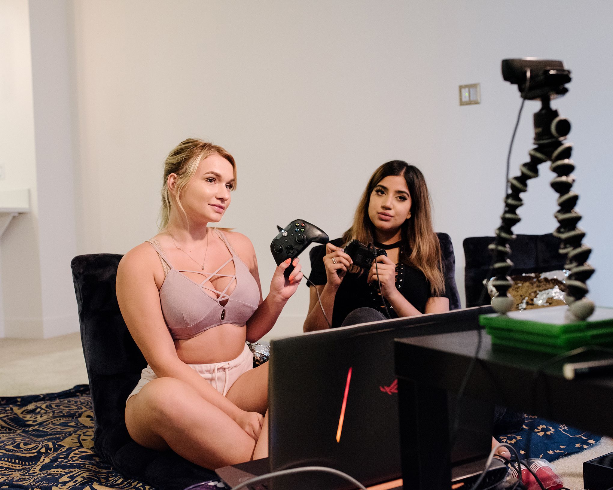 chrissy chris recommends nude zoie burgher alvin macam add Blackpantherxxx videos photo